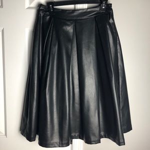 WHOWHATWEAR Faux Leather Skirt Size 6